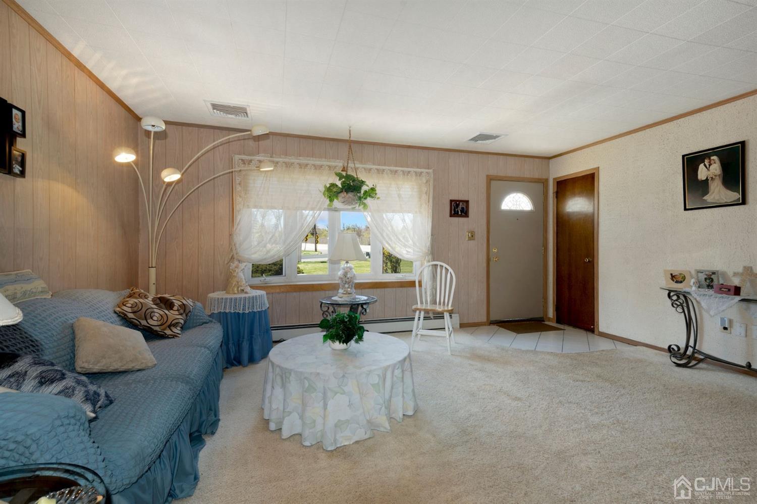 25 Clausen Road Edison, NJ 08817 - Photo 4 of 21 Gallery Image 4