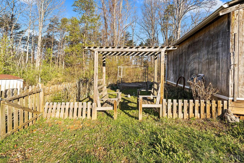 968 Mud Street Concord, VA 24538 - Photo 18 of 47