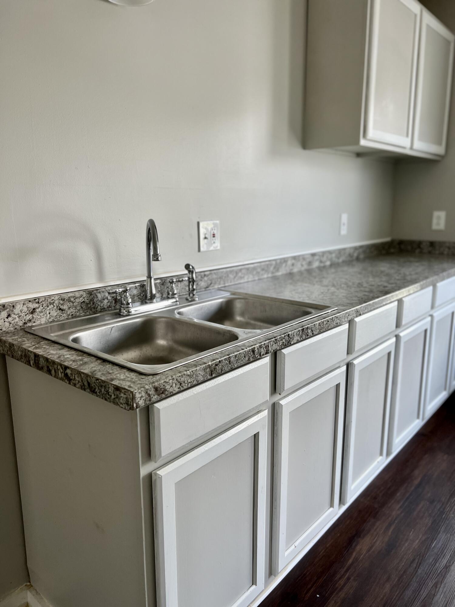 25 Elm Street Lewiston, ME 04240 - Photo 4 of 21 25 Elm St