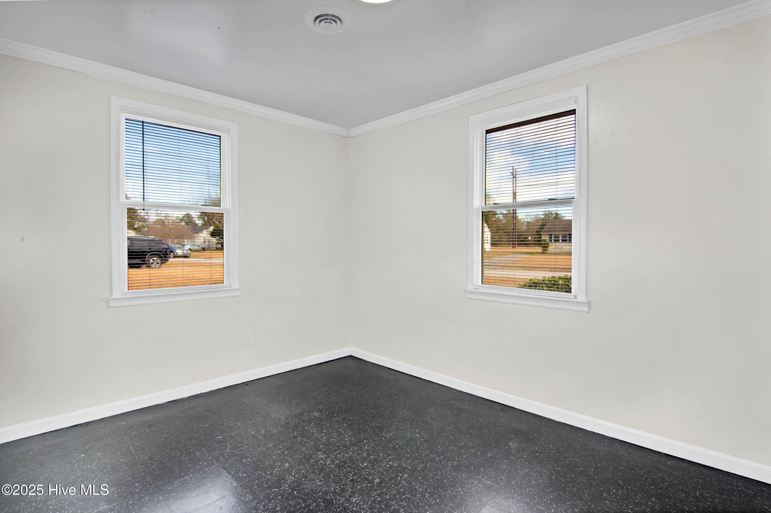 1007 Davis Street Jacksonville, NC 28540 - Photo 6 of 14 DSC_1431