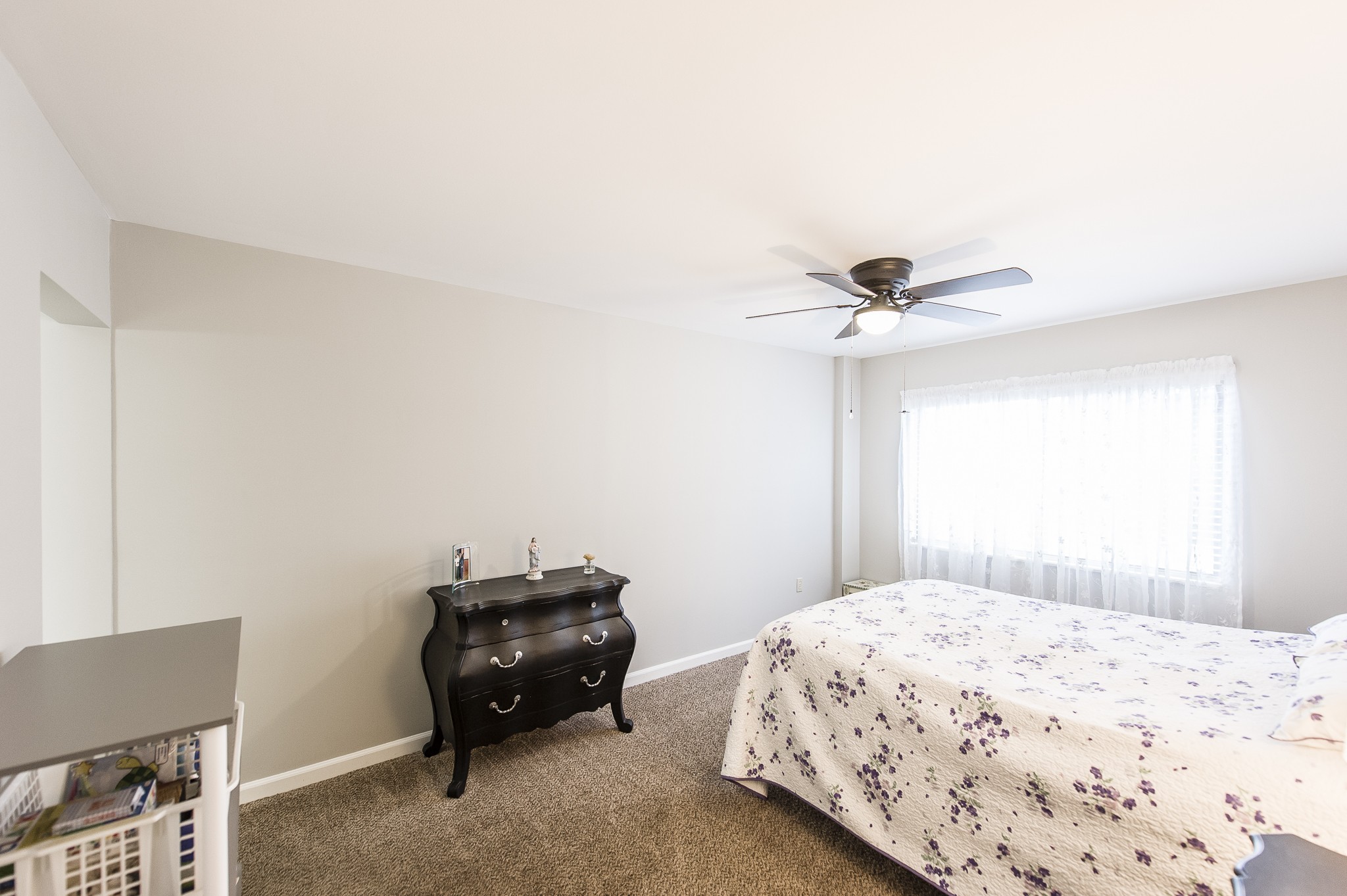 200 Sanders Ferry Road, Unit 2103 Hendersonville, TN 37075 - Photo 19 of 53 a bedroom with a bed and a window