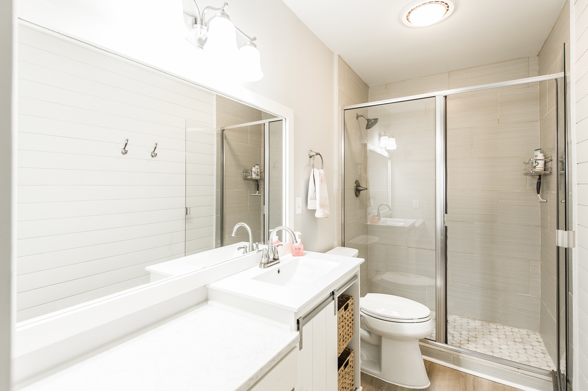 200 Sanders Ferry Road, Unit 2103 Hendersonville, TN 37075 - Photo 22 of 53 a bathroom with a sink toilet and shower