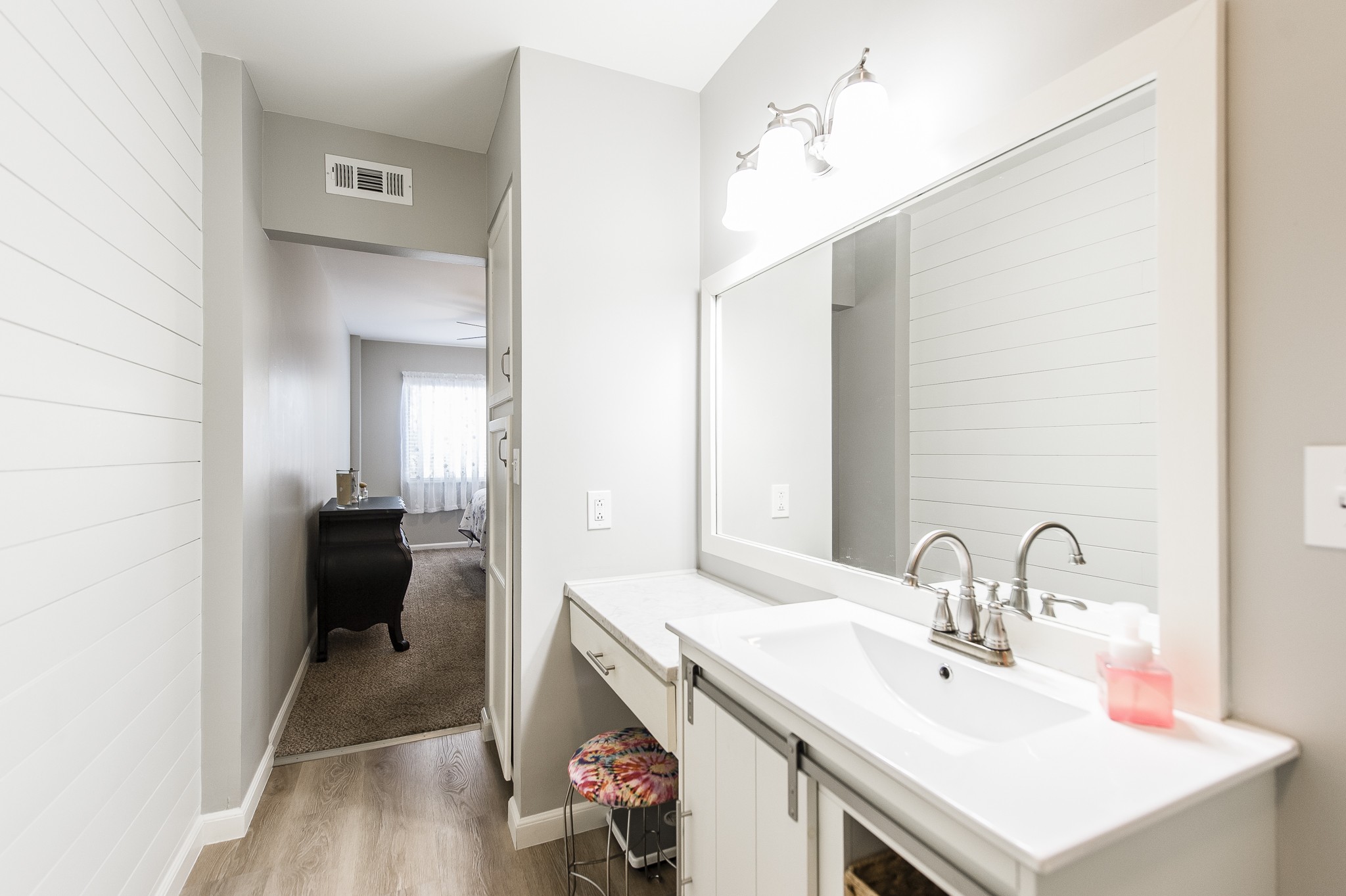 200 Sanders Ferry Road, Unit 2103 Hendersonville, TN 37075 - Photo 25 of 53 a en suite bathroom with a sink and a mirror
