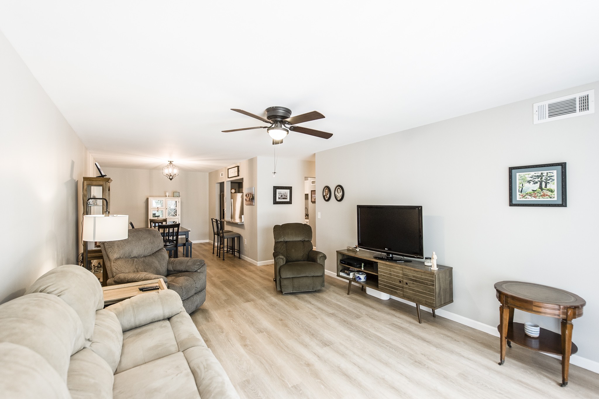 200 Sanders Ferry Road, Unit 2103 Hendersonville, TN 37075 - Photo 40 of 53 a living room with furniture and a flat screen tv