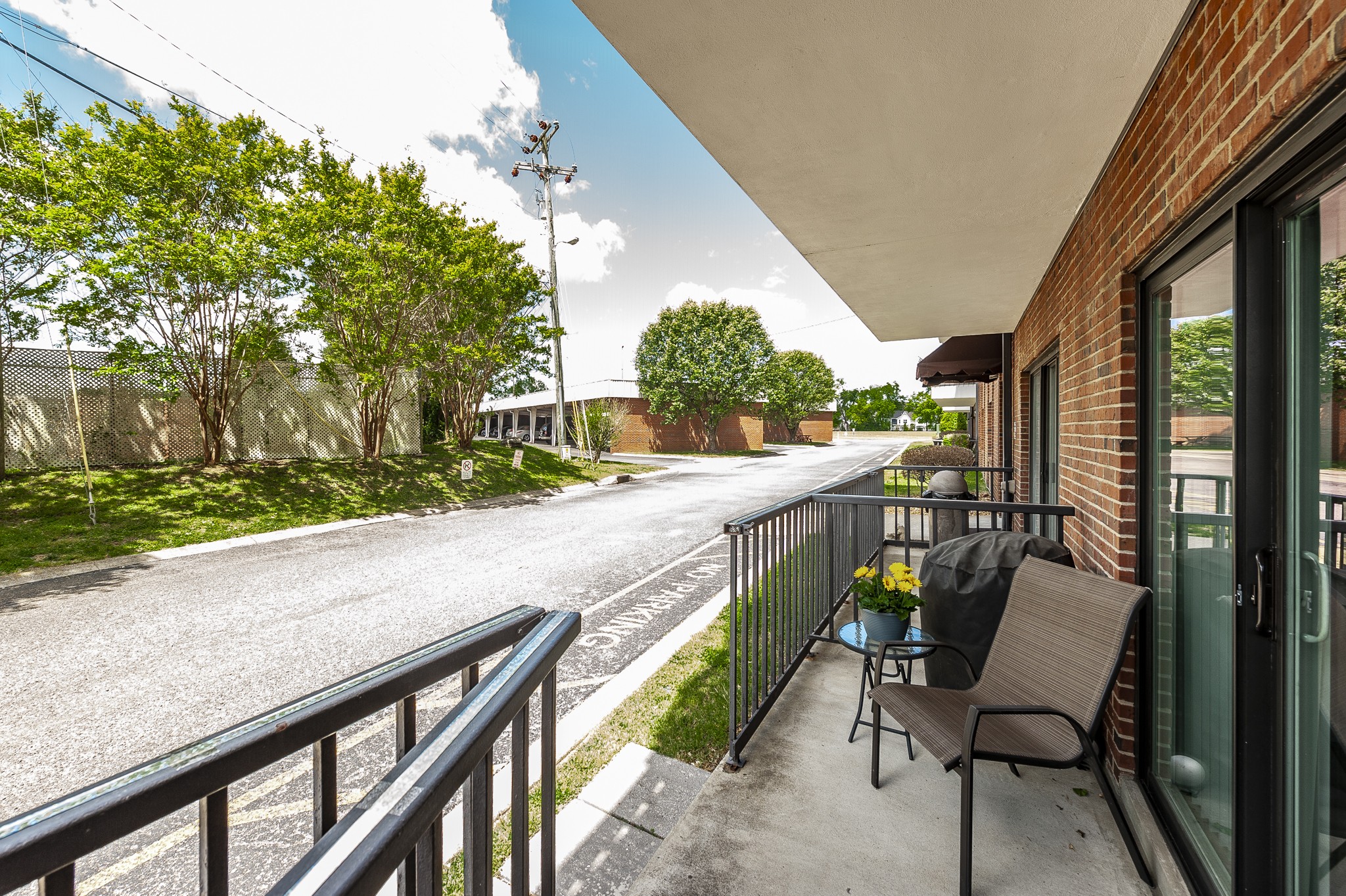200 Sanders Ferry Road, Unit 2103 Hendersonville, TN 37075 - Photo 44 of 53 a view of an outdoor seating area