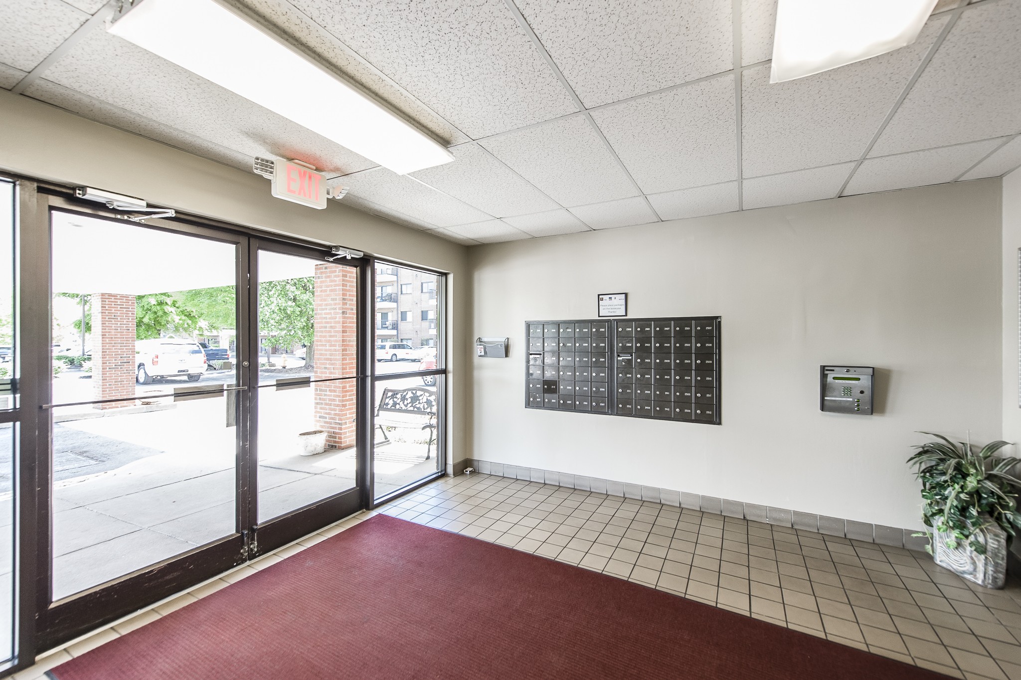 200 Sanders Ferry Road, Unit 2103 Hendersonville, TN 37075 - Photo 7 of 53 a view of an empty room with a window