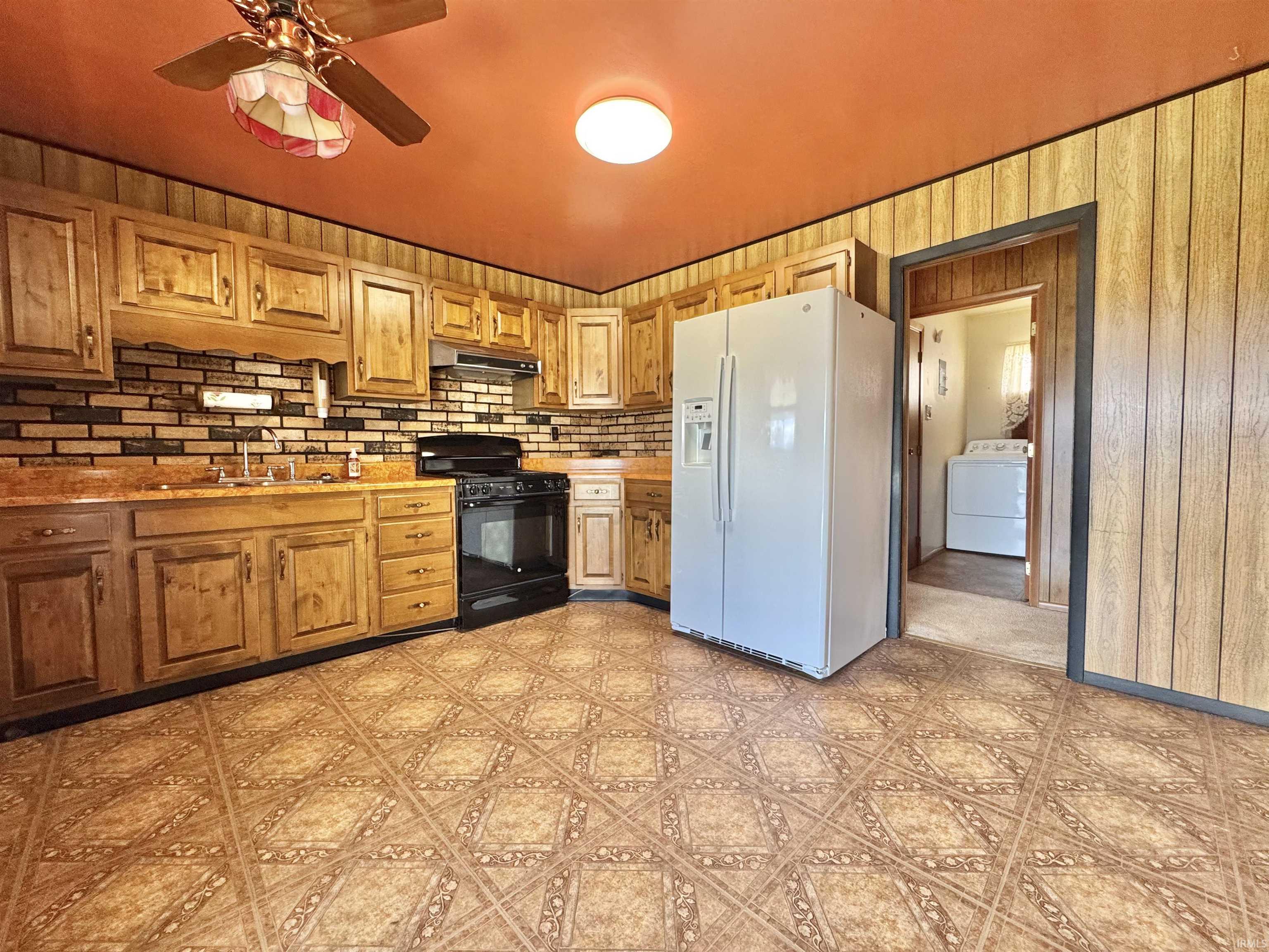 349 Northwest I Street Linton, IN 47441 - Photo 4 of 14
