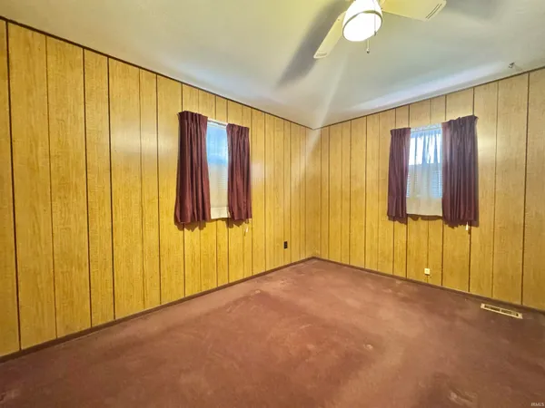 $130,000 | 349 Northwest I Street, Linton, IN 47441