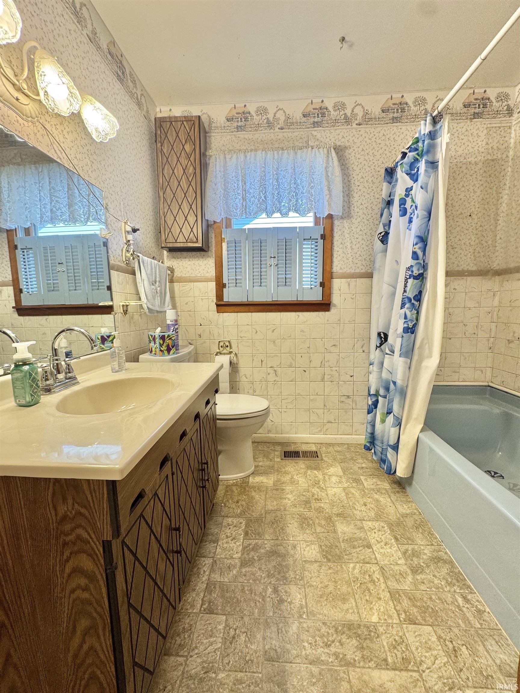 349 Northwest I Street Linton, IN 47441 - Photo 7 of 14