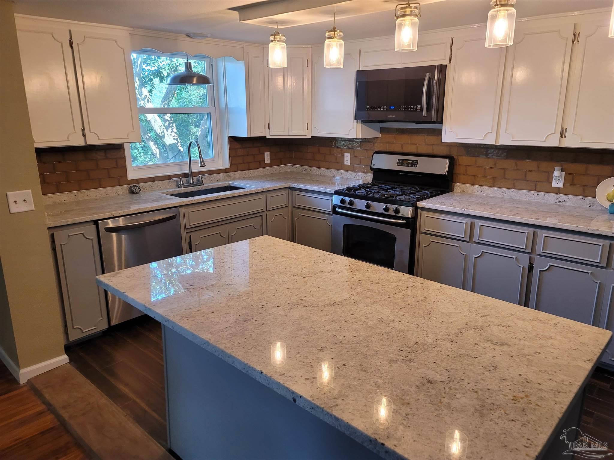 3154 Wiggins Lane Cantonment, FL 32533 - Photo 3 of 50