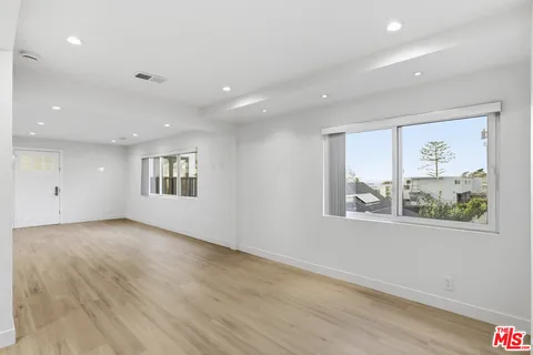 $1,249,000 | 2442 South Coast Highway, Unit 5, Laguna Beach, CA 92651