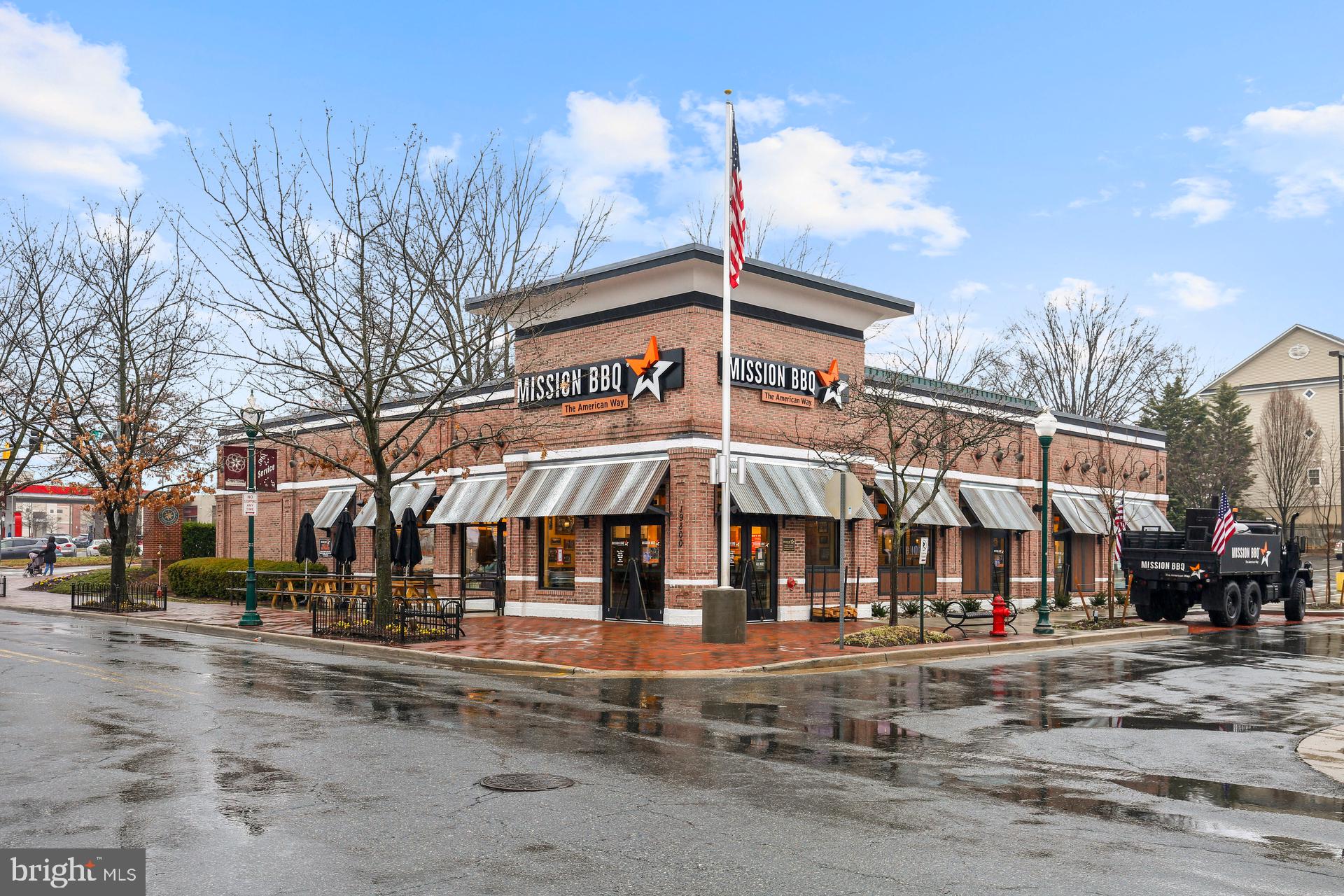 19924 Wyman Way Germantown, MD 20874 - Photo 34 of 47 a front view of a building with street