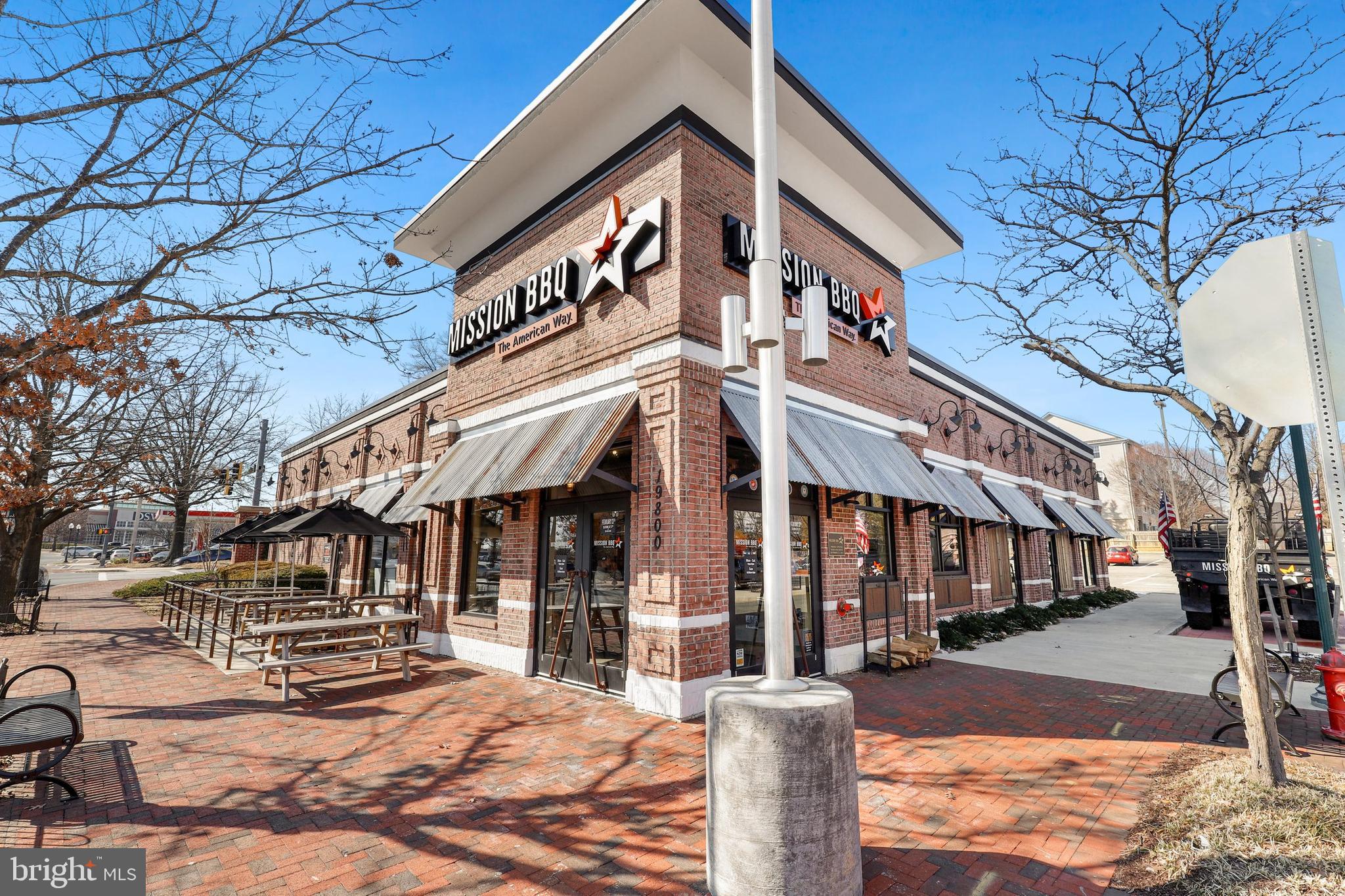 19924 Wyman Way Germantown, MD 20874 - Photo 41 of 47 a view of a building with street