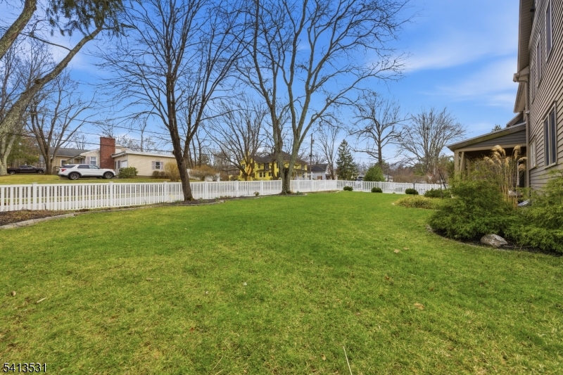 48 Maple Avenue Mendham, NJ 07945 - Photo 6 of 46