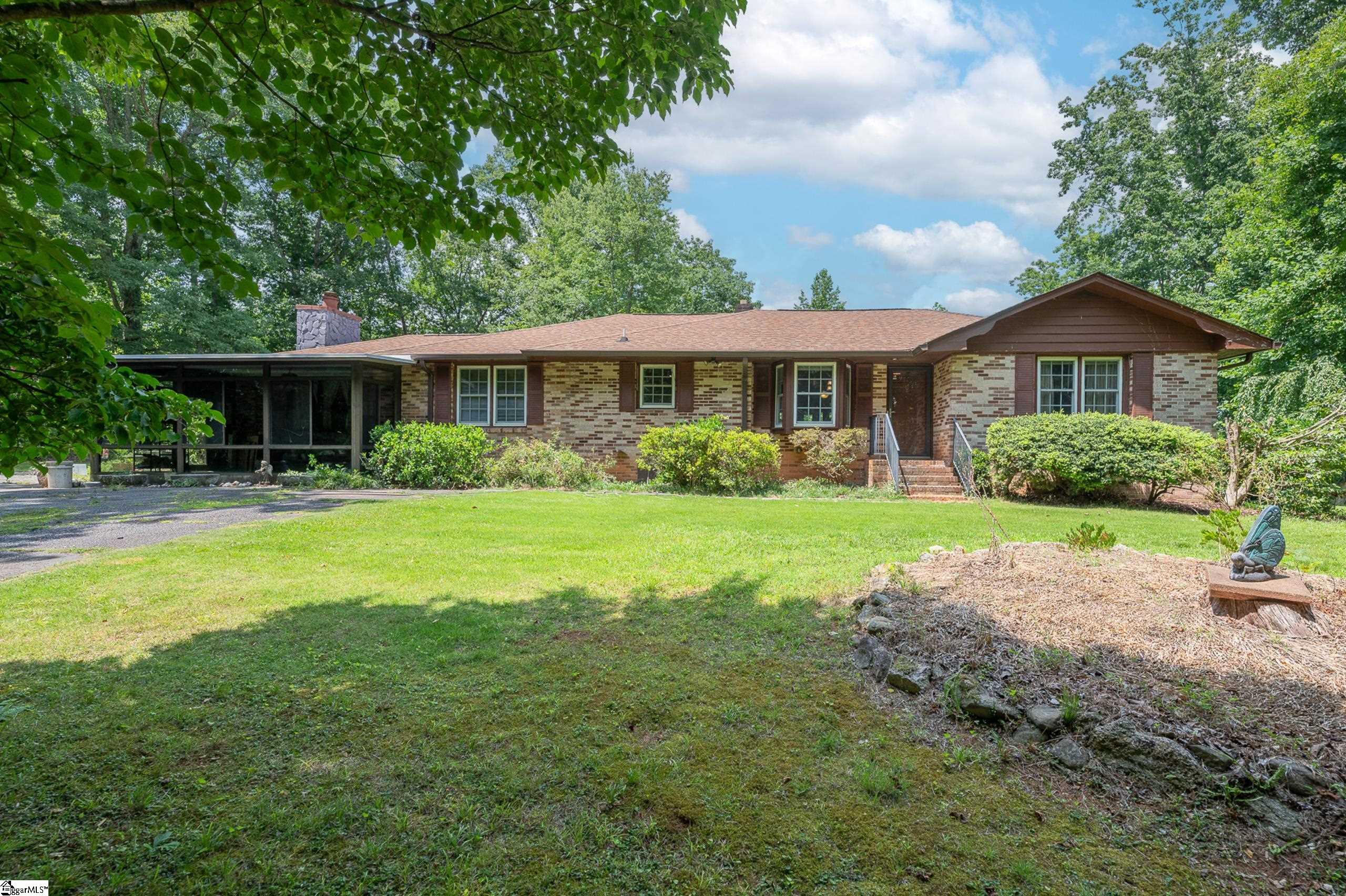 116 Sycamore Drive Marietta, SC 29661 - Photo 1 of 37