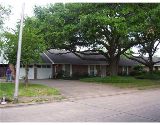 703 Ridgewood Boulevard Alexandria, LA 71303 - Photo 1 of 12 Gallery Image 1