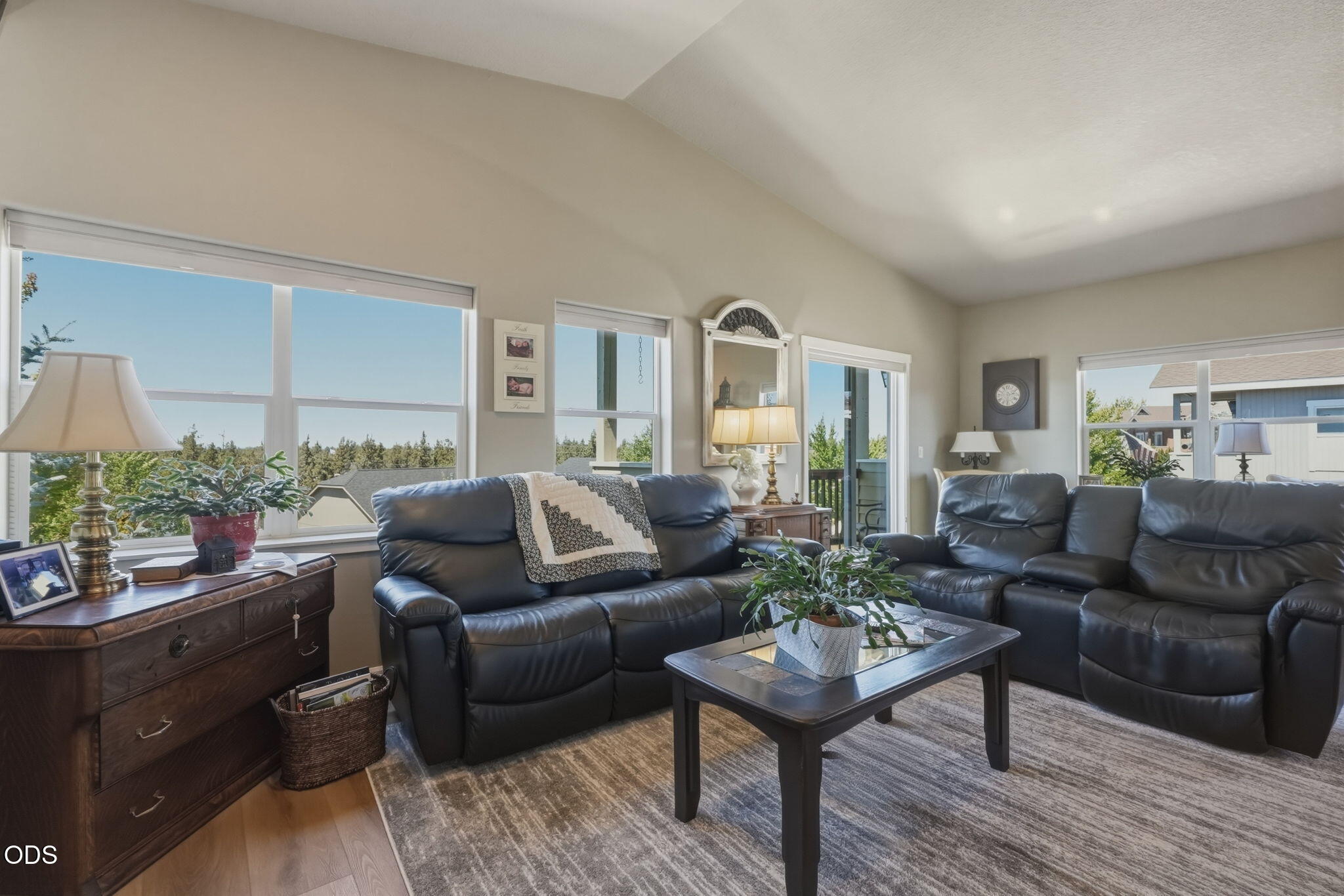 63776 Hunters Circle Bend, OR 97701 - Photo 13 of 53