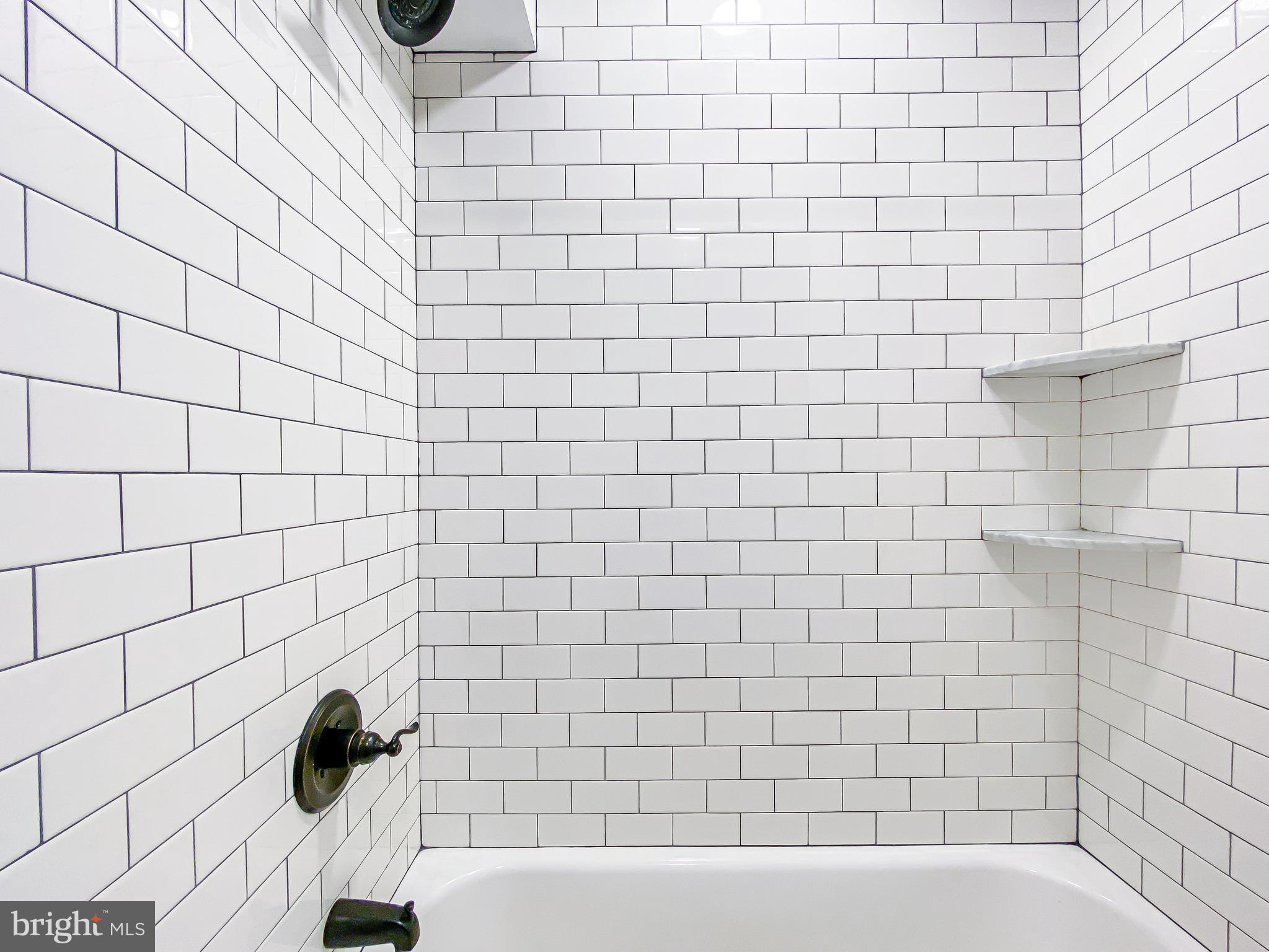 1721 Federal Street Philadelphia, PA 19146 - Photo 27 of 48 Second level full bathroom