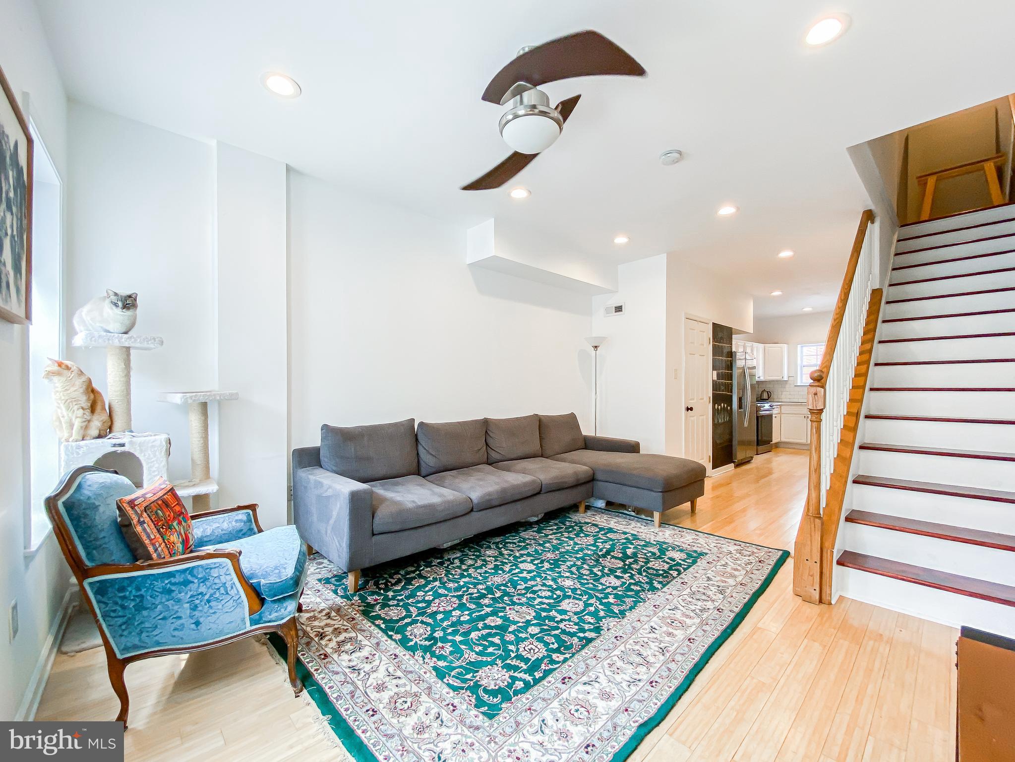 1721 Federal Street Philadelphia, PA 19146 - Photo 4 of 48 Living room