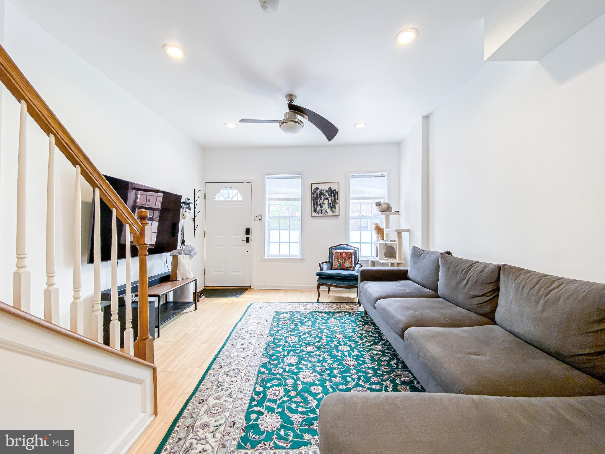 1721 Federal Street Philadelphia, PA 19146 - Photo 7 of 48 Living room