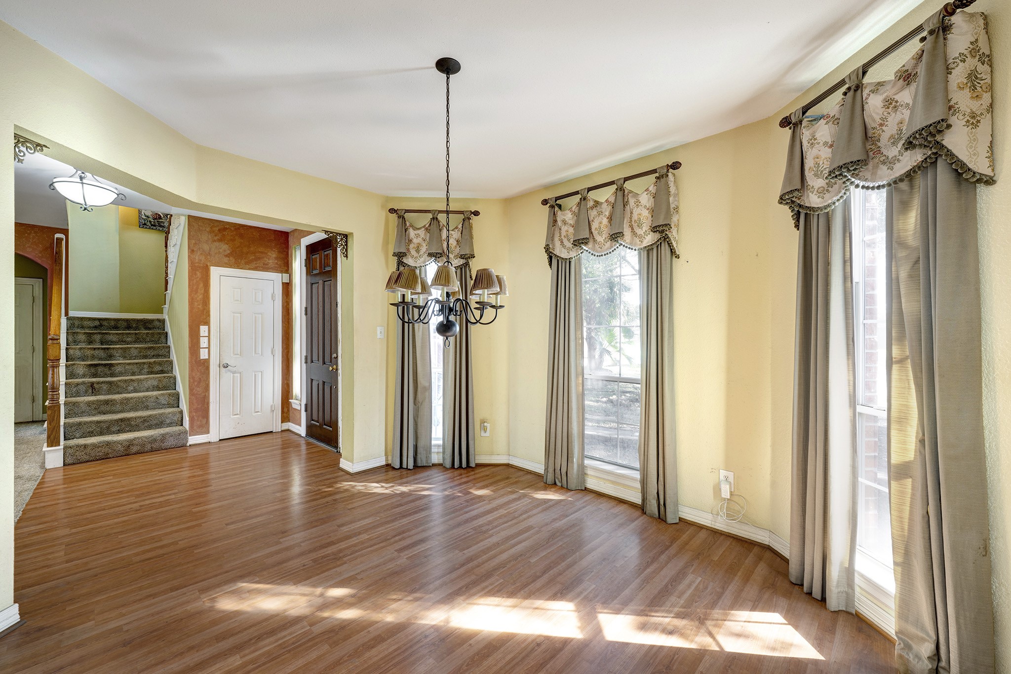 4015 East England Court Houston, TX 77021 - Photo 3 of 6