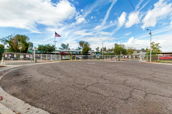$85,000 | 2569 West Berridge Lane, Unit D215, Phoenix, AZ 85017