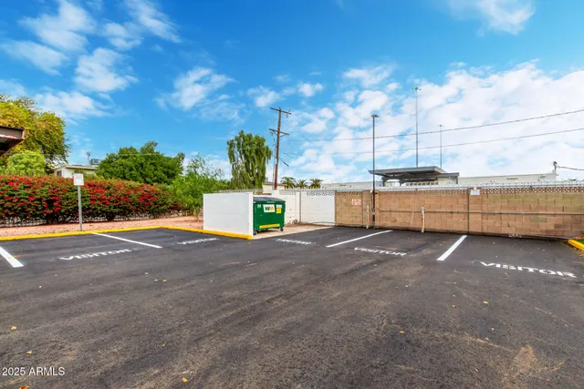 $85,000 | 2569 West Berridge Lane, Unit D215, Phoenix, AZ 85017