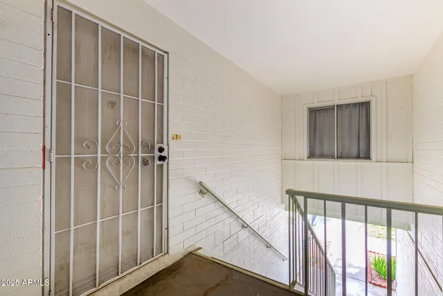 $85,000 | 2569 West Berridge Lane, Unit D215, Phoenix, AZ 85017