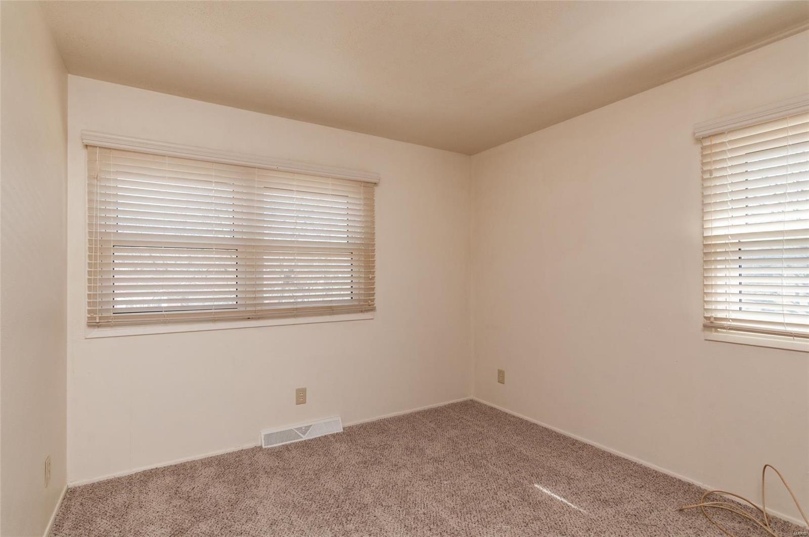214 Mc Knight Road Fairview Heights, IL 62208 - Photo 11 of 24 Gallery Image 11