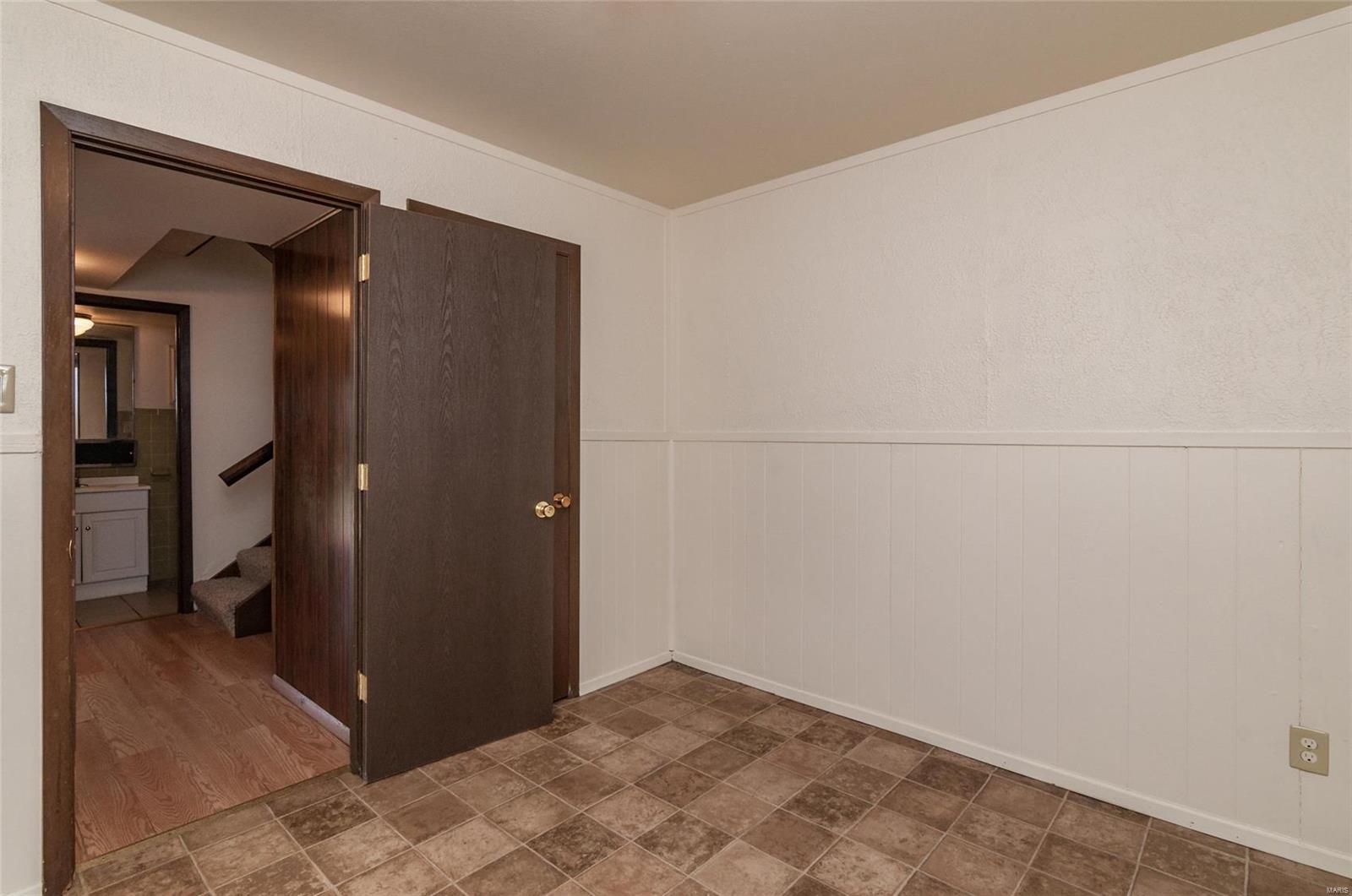 214 Mc Knight Road Fairview Heights, IL 62208 - Photo 16 of 24 Gallery Image 16