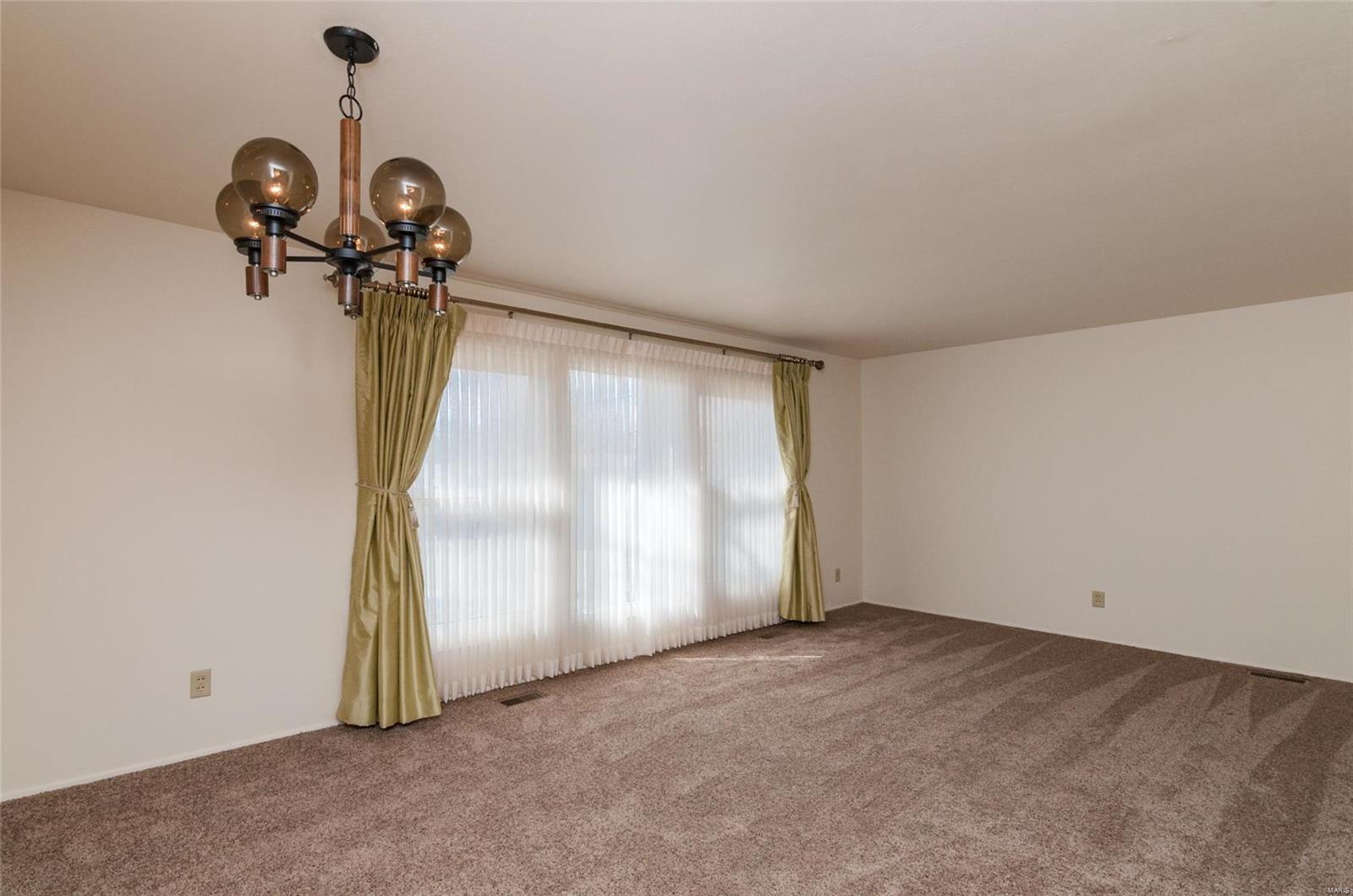 214 Mc Knight Road Fairview Heights, IL 62208 - Photo 4 of 24 Gallery Image 4