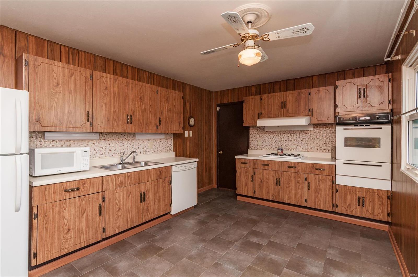 214 Mc Knight Road Fairview Heights, IL 62208 - Photo 8 of 24 Gallery Image 8