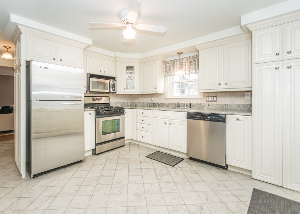 21 Brigham Road Waltham, MA 02453 - Photo 9 of 30 Gallery Image 9