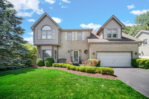 $645,000 | 90 Rodenburg Road, Roselle, IL 60172