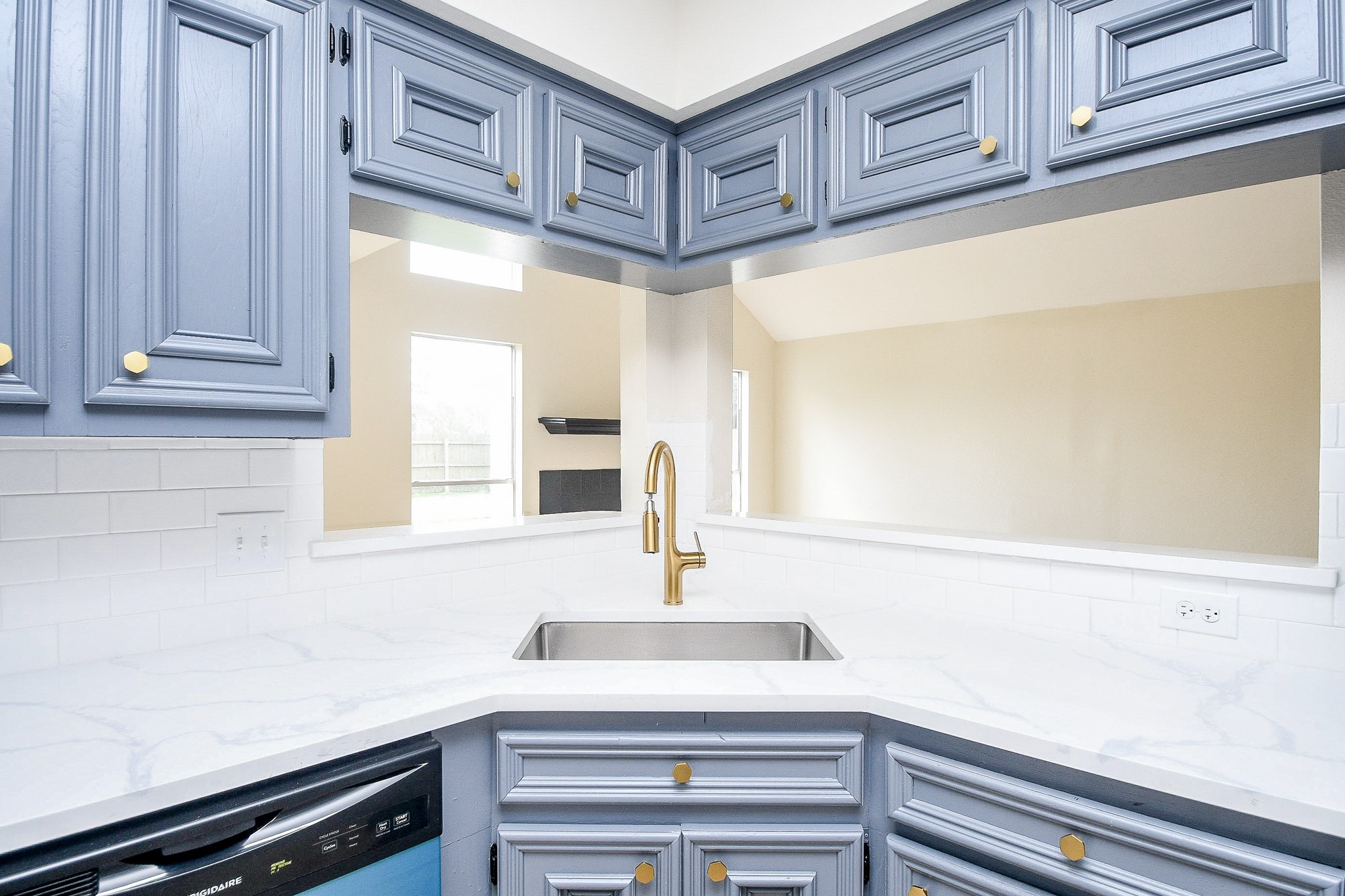 1224 Sagebrush Street Angleton, TX 77515 - Photo 13 of 20