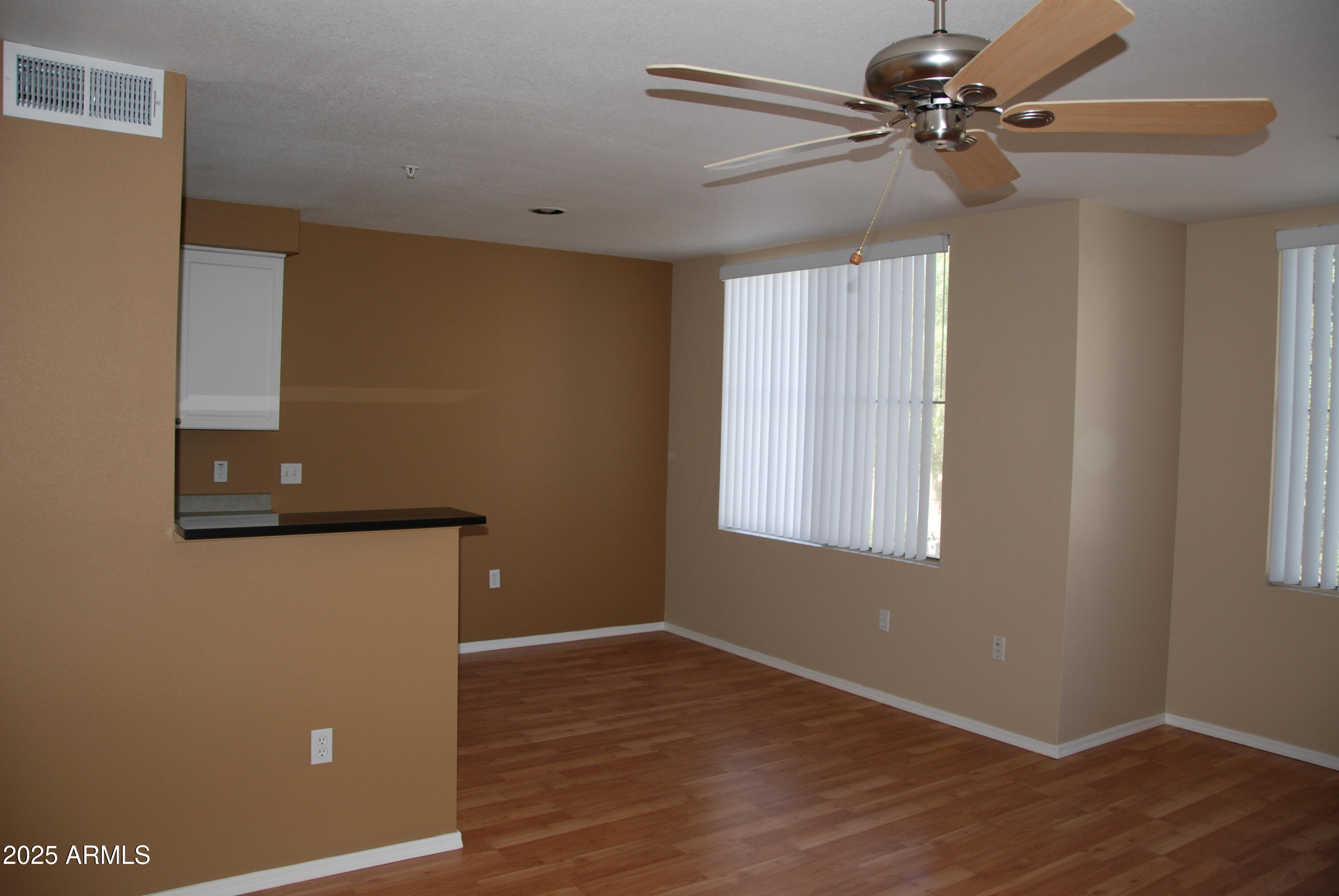 1701 East Colter Street, Unit 5 Phoenix, AZ 85016 - Photo 2 of 14 DSC_0001