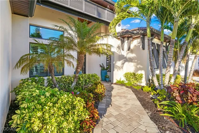 $1,745,000 | 2401 Southwest 52nd Street, Cape Coral, FL 33914