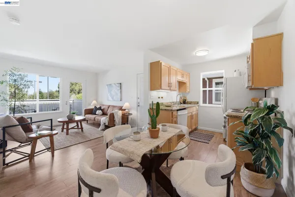 $308,000 | 22 Marina Lakes Drive, Richmond, CA 94804