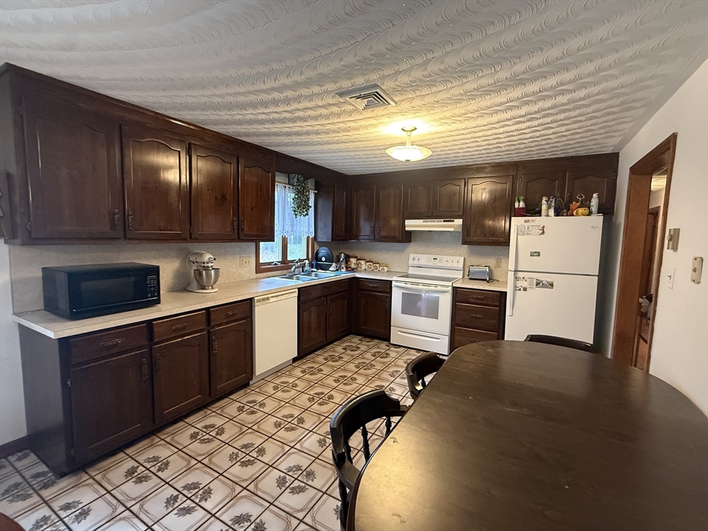 76 Jones Road Hopedale, MA 01747 - Photo 23 of 40 Gallery Image 23