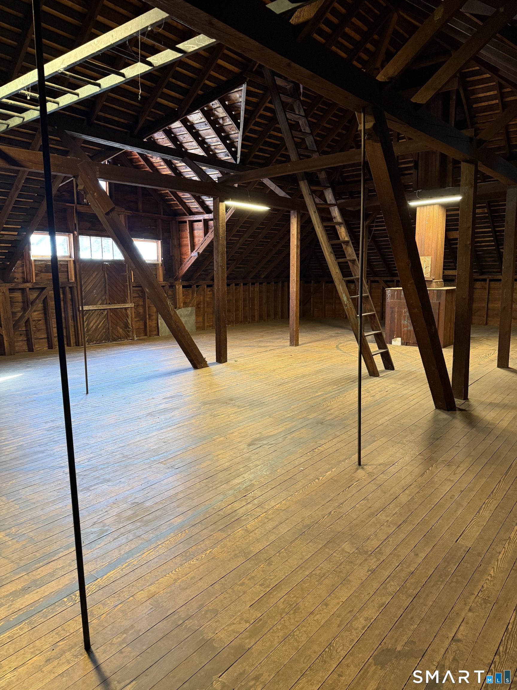 473 Amity Road Woodbridge, CT 06525 - Photo 10 of 16 a view of an empty room