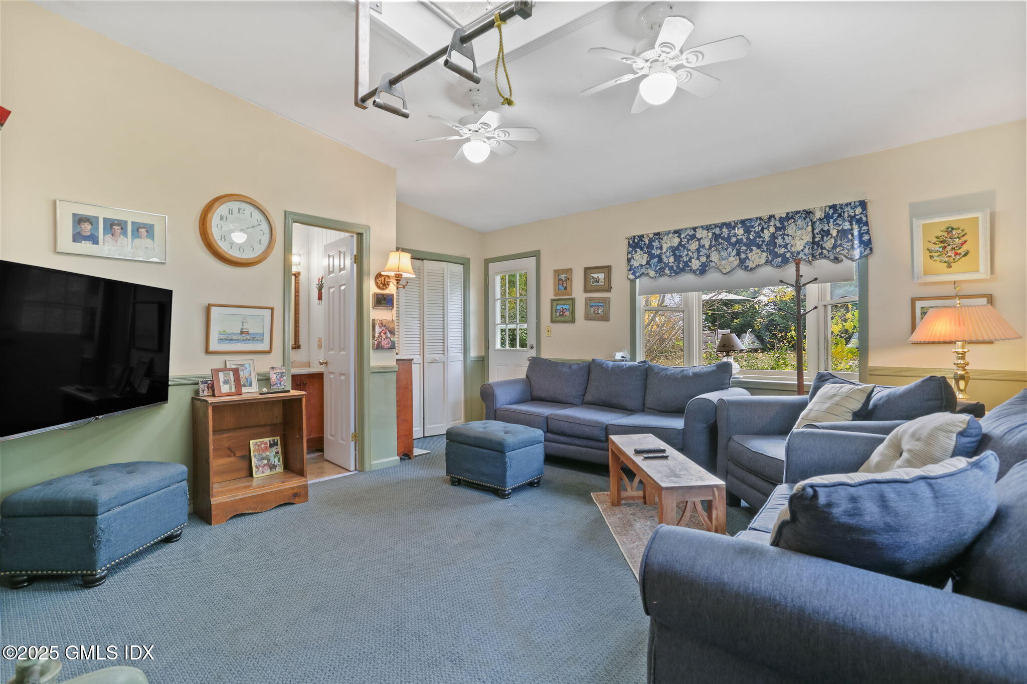 7 Highview Avenue Old Greenwich, CT 06870 - Photo 13 of 28 a living room with furniture and a flat screen tv