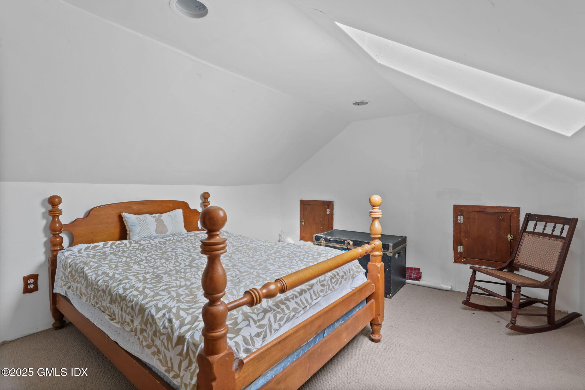 7 Highview Avenue Old Greenwich, CT 06870 - Photo 21 of 28 a bedroom with a bed and dresser