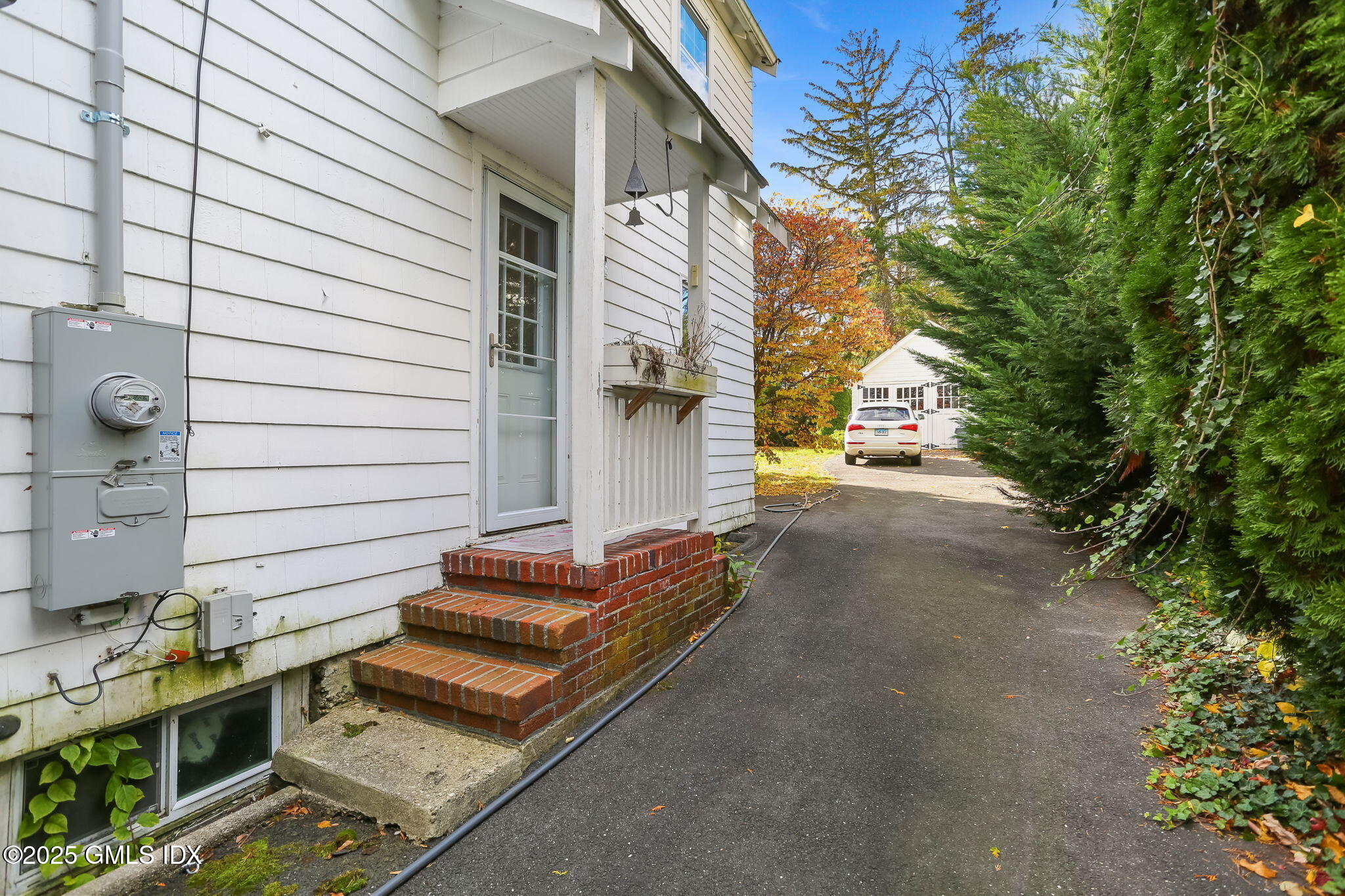 7 Highview Avenue Old Greenwich, CT 06870 - Photo 22 of 28 a view of a path along with trees