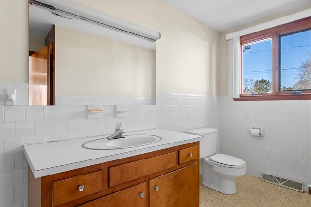 $529,900 | 9 Whitsbourgh Street, Taunton, MA 02780