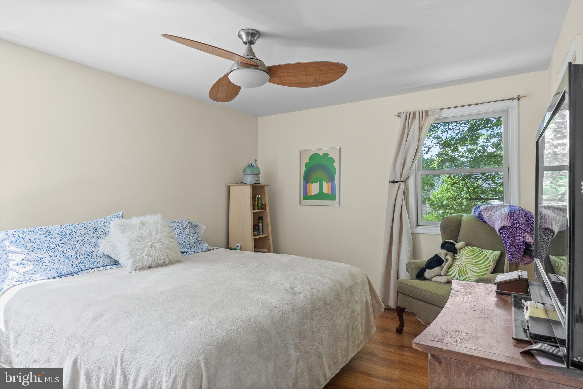 153 Oxford Road Delran, NJ 08075 - Photo 10 of 24 a bedroom with a bed a window and potted plant on the dresser