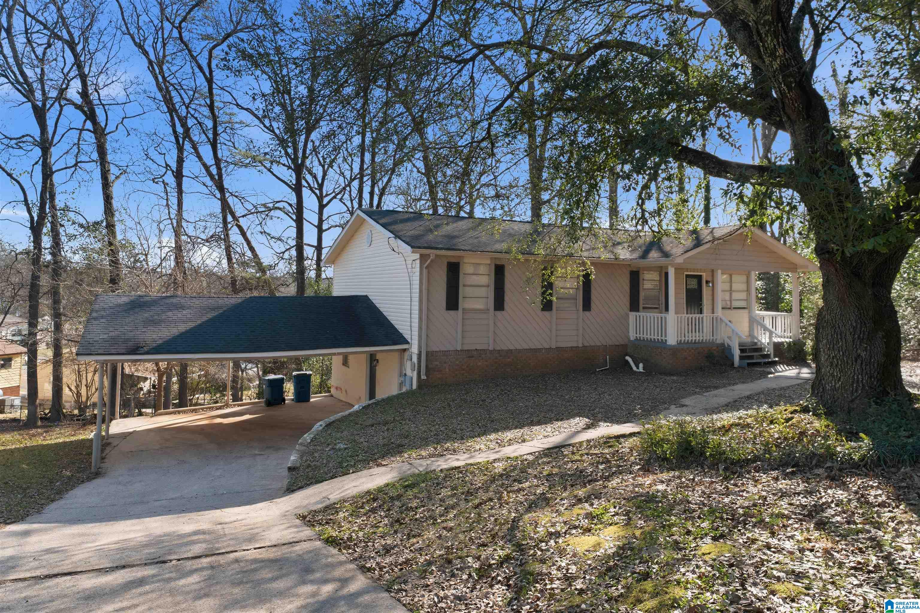 1528 Carol Circle Birmingham, AL 35228 - Photo 3 of 31