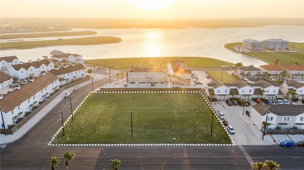 $725,000 | 15041 Leeward Drive, Corpus Christi, TX 78418