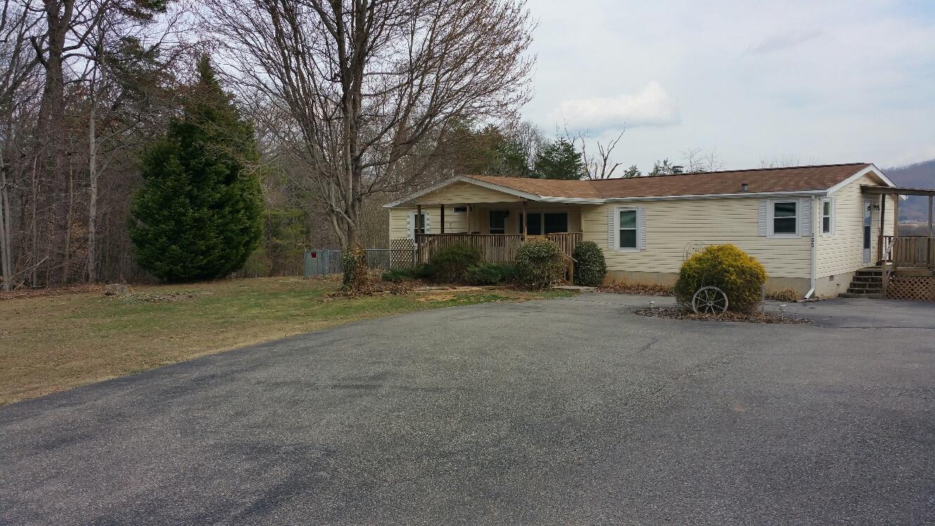 105 Indian Rose Road Vinton, VA 24179 - Photo 6 of 44 20150317_163043_resized.jpg