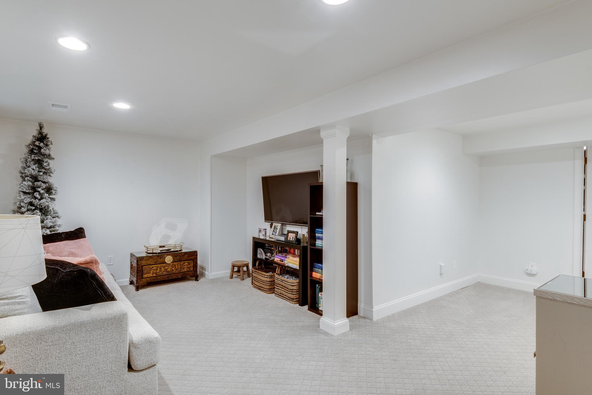 2406 Albot Road Reston, VA 20191 - Photo 22 of 29 Recreation room