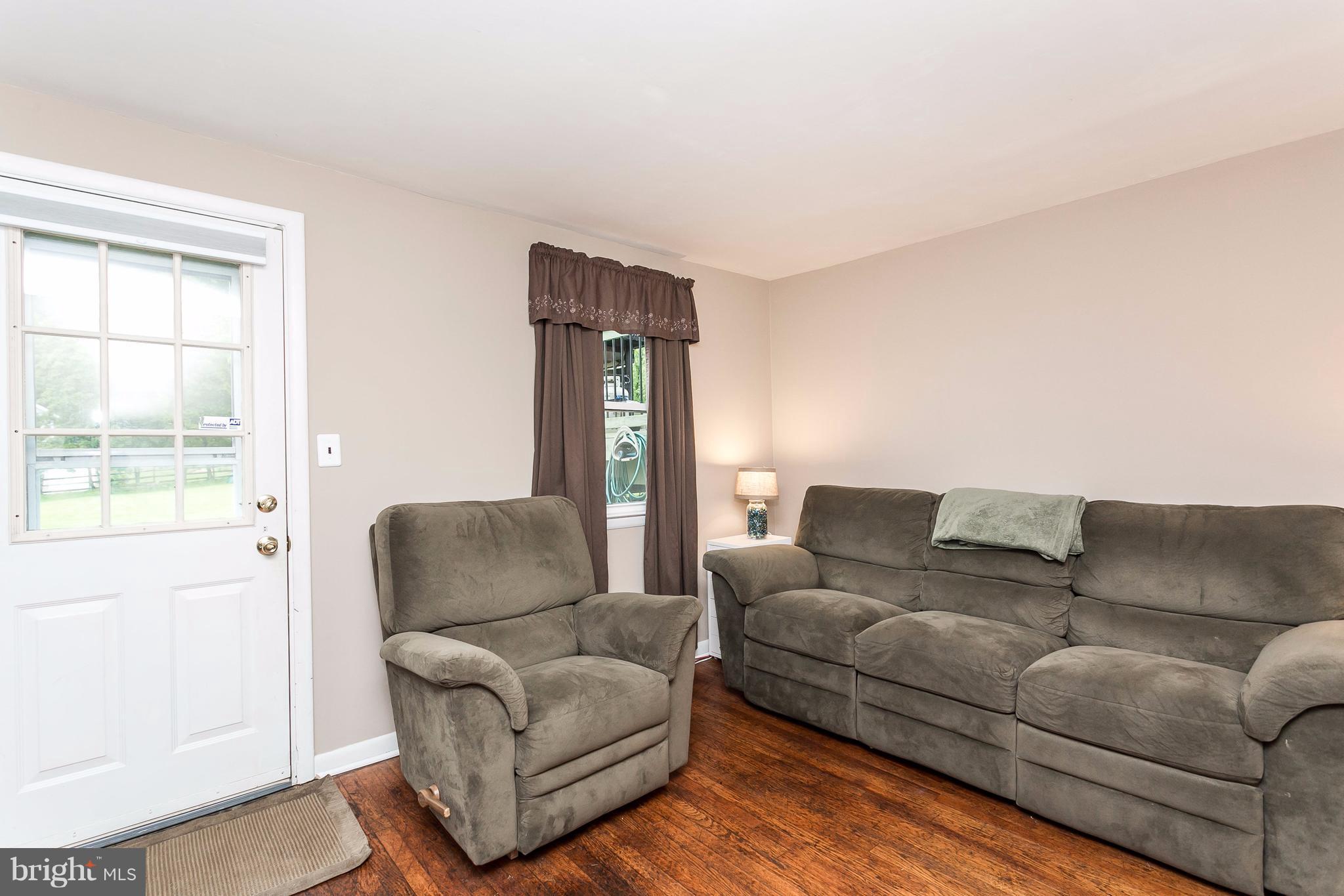 9216 Avondale Road Baltimore, MD 21234 - Photo 23 of 30 Outside entrance from family room